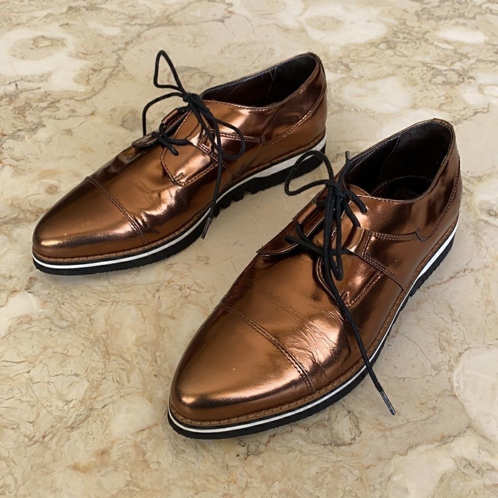 Johnston & Murphy “Becca” Bronze Metallic Lace Up Oxfords